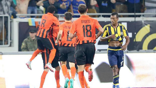 Fenerbahce chia tay Champions League